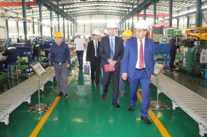 烏茲別克斯坦費(fèi)爾干納州代表團(tuán)來(lái)我公司考察調(diào)研