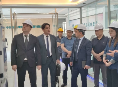 費(fèi)爾干納州霍基姆德地區(qū)電力網(wǎng)       設(shè)計(jì)局局長(zhǎng)率團(tuán)來(lái)公司考察